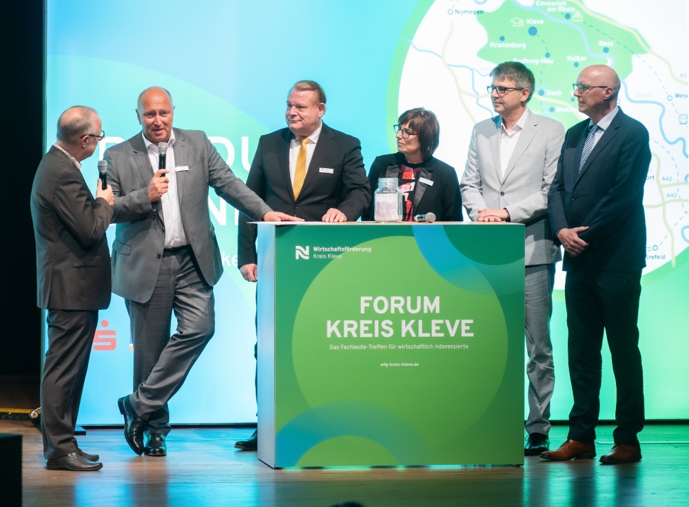 Hochschulpreis 2025 geht an Firma Ipsen in Kleve > Talkrunde | Wirtschaftsförderung Kreis Kleve